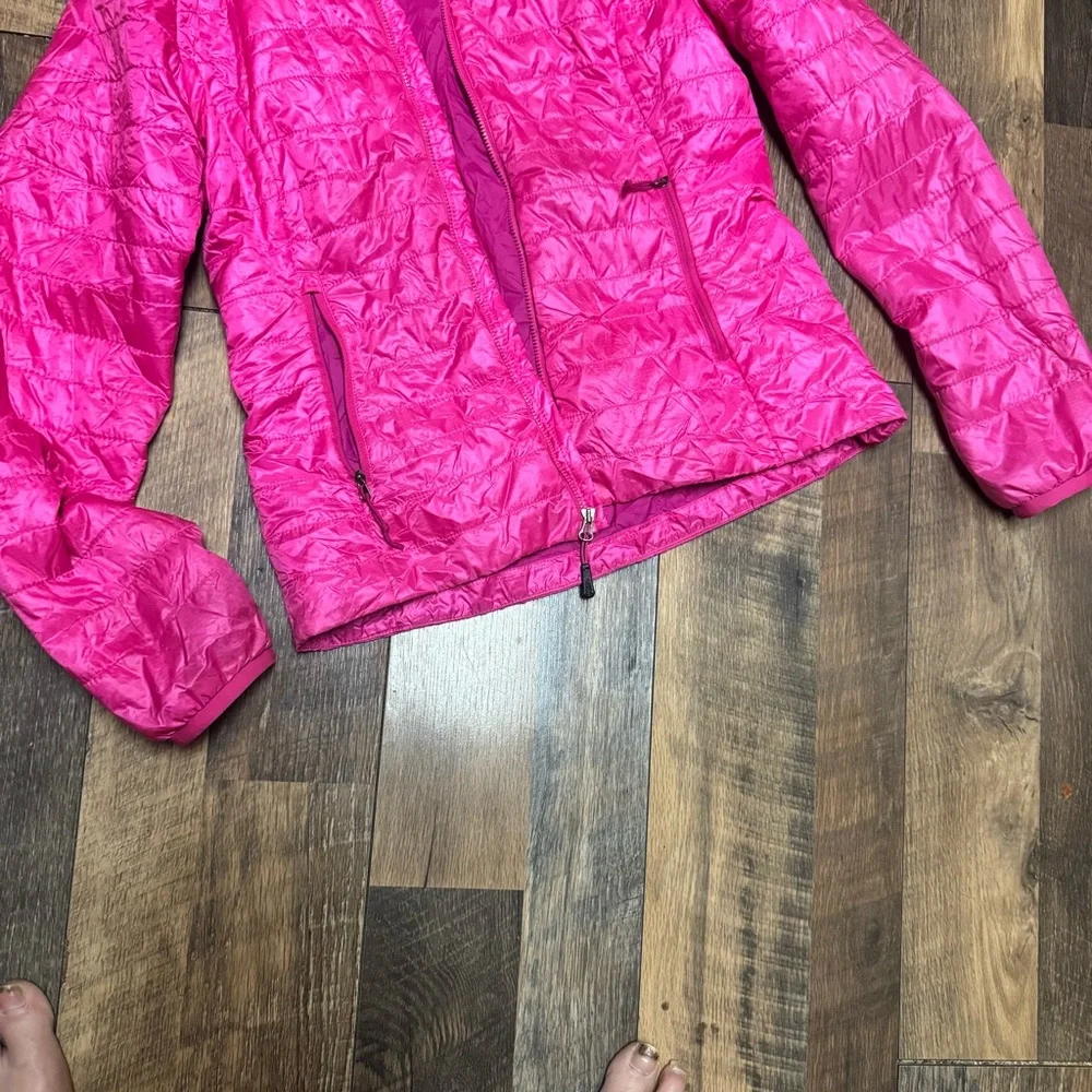 The North Face Vibrant Pink Jacket - Picture 3 of 8